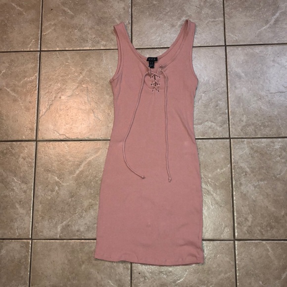 Summer dress - Picture 1 of 3